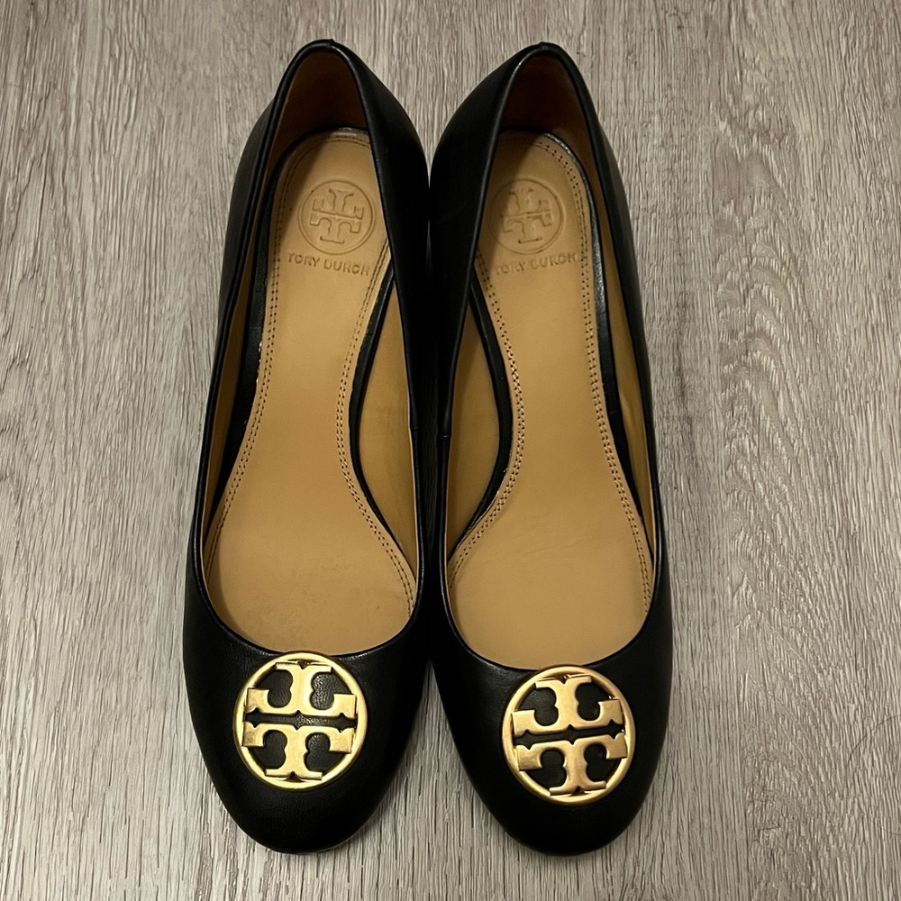 Tory Burch Chelsea Leather Wedge Pumps